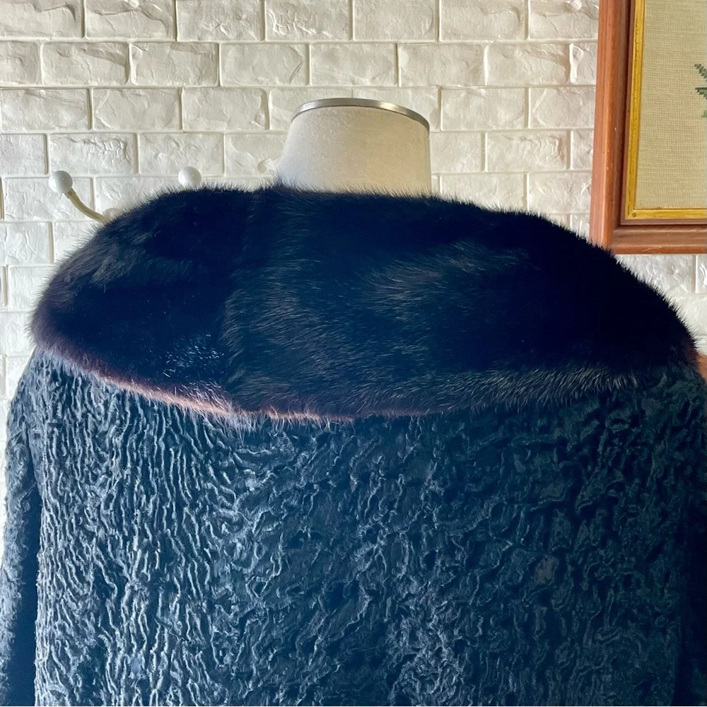 Vintage 1960s Persian Lamb Cropped Coat with Mink Collar - Picture 13 of 15